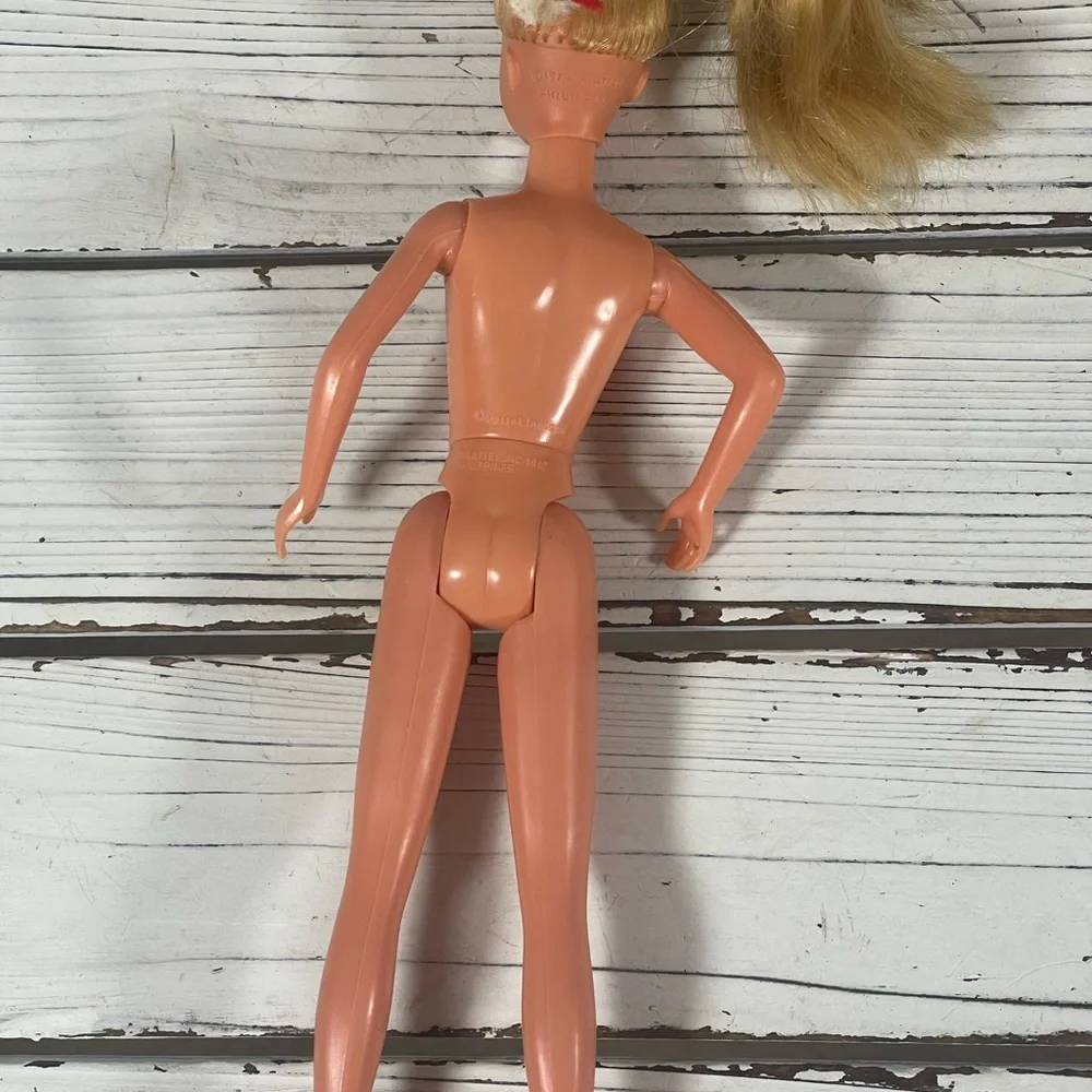Vintage 1978 Mattel Barbie Doll Figure‎ Clothing Great Condition
